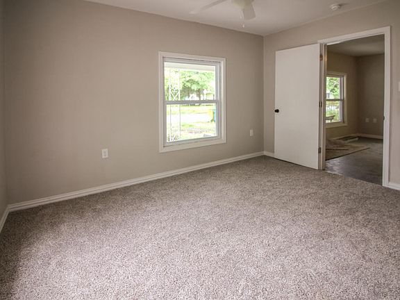 5th image of 900 N Detroit Ave