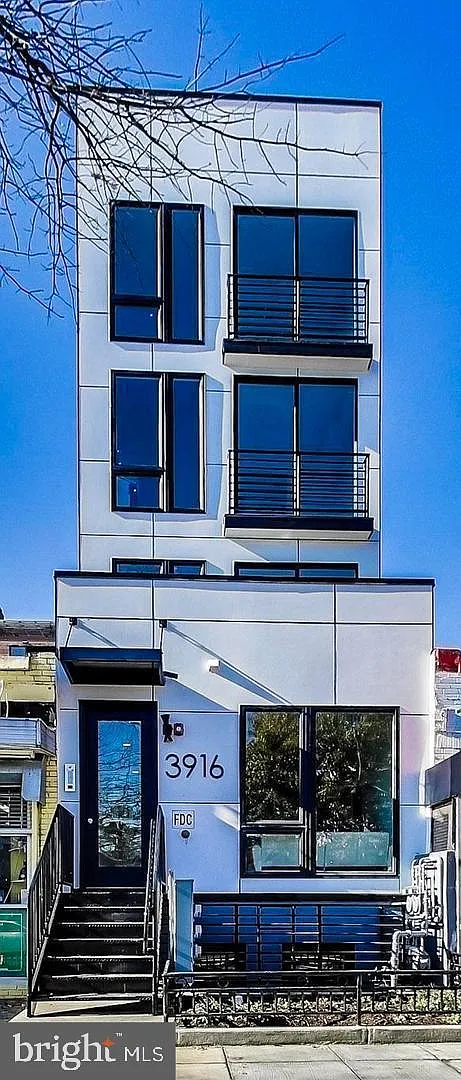 Building Photo - 3916 14th St NW #4