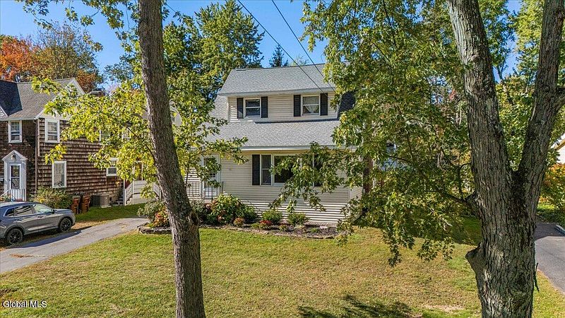 2nd image of 15 Roweland Avenue