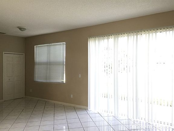 5th image of 2501 Sage Dr