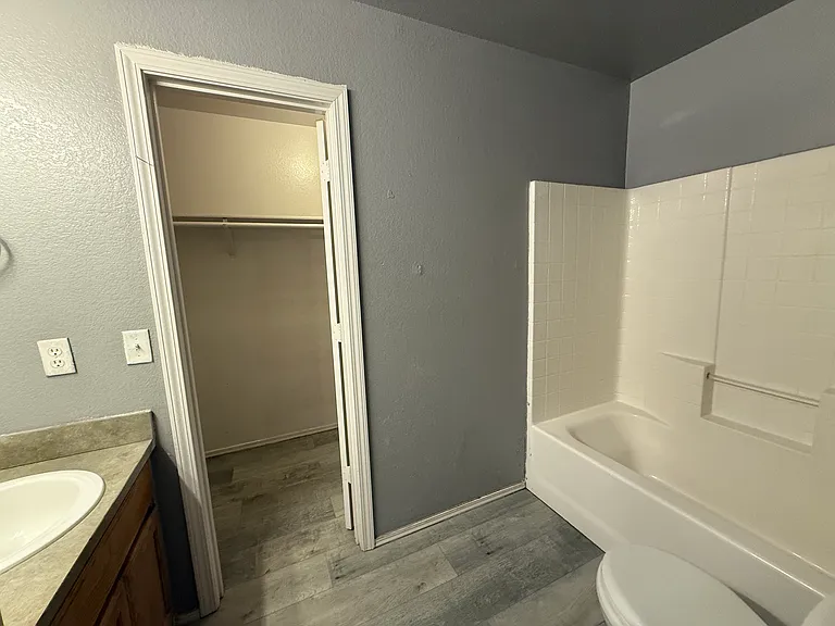1306 N Arthur St — Photo 5