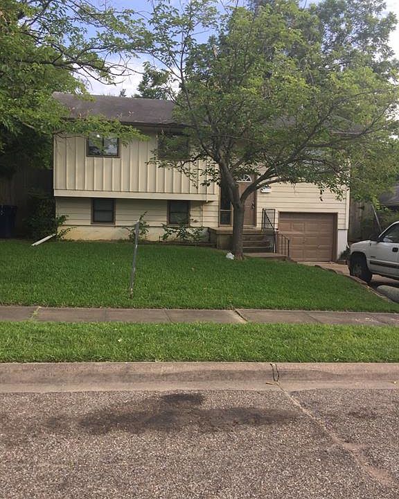 1st image of 830 E Daugherty Dr