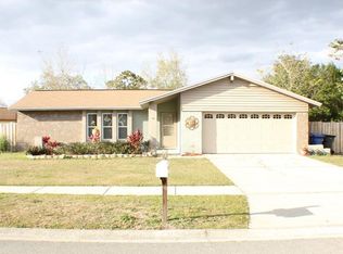 630 Pine Forest Dr, Brandon, FL 33511