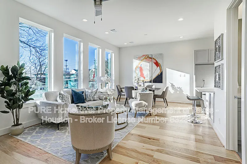 3 bed, 3.0 bath, 1434 sqft, $2,395 — Photo 2