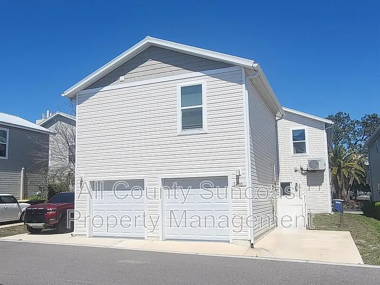 1278 Jade Pl — Photo 2