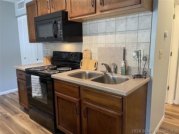 4th image of 103 Southwood Shores Pl #2C