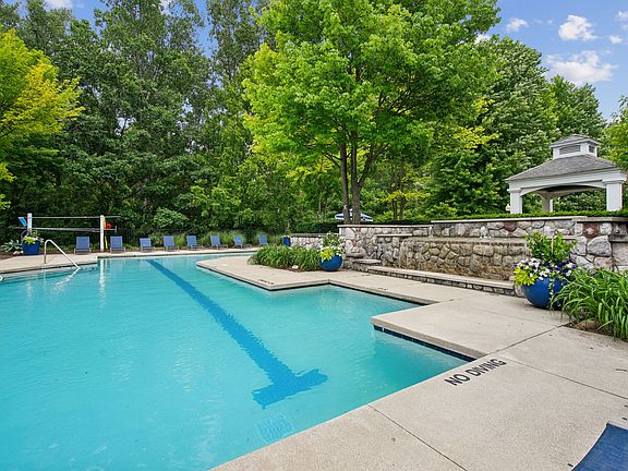 2nd image of 1901 Village Green Blvd #8-103