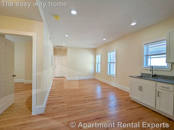 4th image of 71-73 Merriam St #1