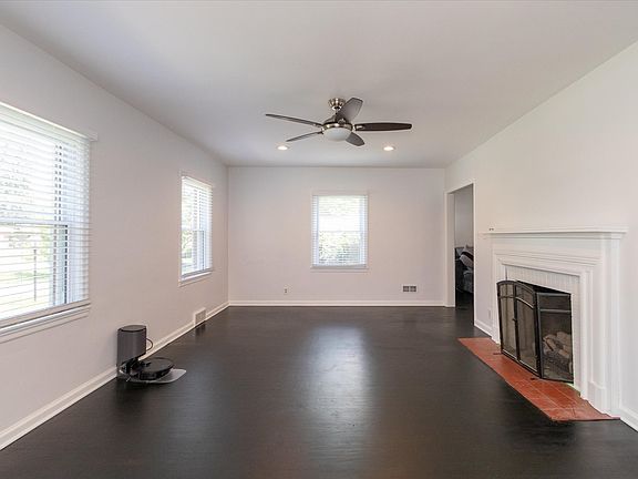 4th image of 1105 Tulip Dr