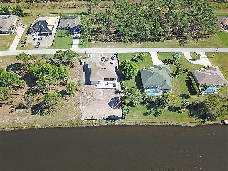 2nd image of 1087 Rotonda Cir