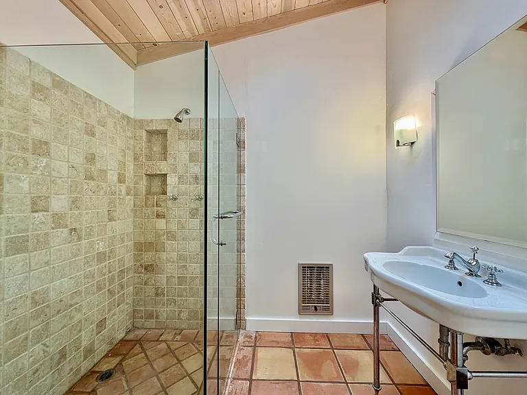 321 Dutch Henry Canyon Rd — Photo 32