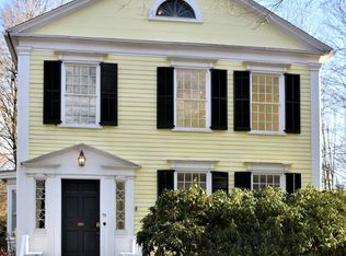 15 Broad St, Kinderhook, NY 12106