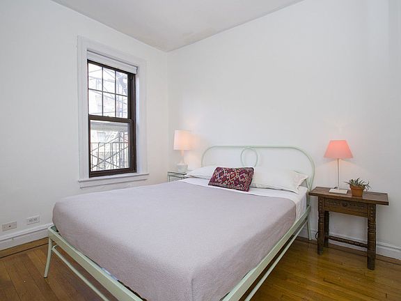 5th image of 442 Hudson St #4L