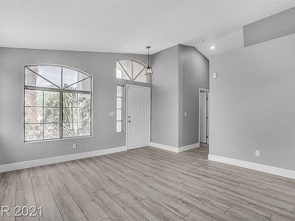 3rd image of 6461 Grand Oaks Dr