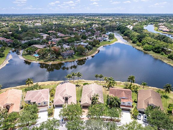 3rd image of 360 Cambridge Drive
