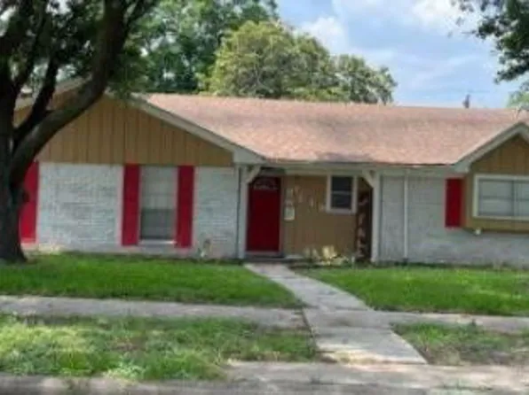 8219 Coastway Ln, Houston, TX 77075