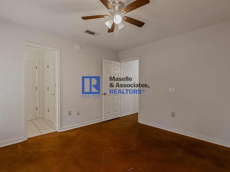 1212 Barnett Bend Cir — Photo 24
