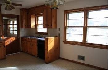 3rd image of 406 Beechwood Dr