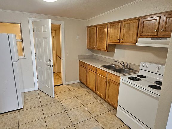 2nd image of 108 Candy Ln #2