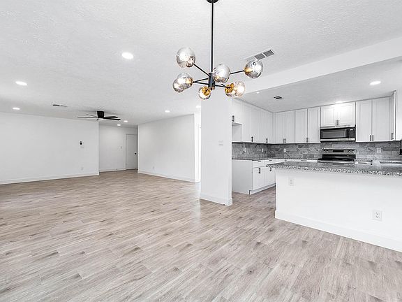 2nd image of 10402 Rancho Bernardo Ln