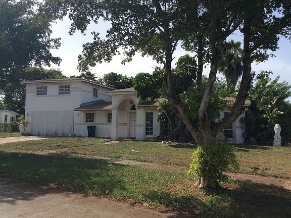 4th image of 2471 NW 180th Ter