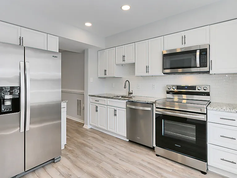 10270 Latney Rd — Photo 3
