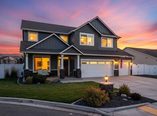 1029 S Colonial Dr, Greenacres, WA 99016