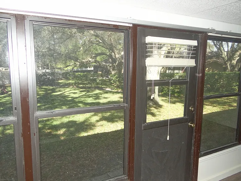 1116 Castlemay Cir — Photo 14
