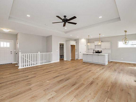 4th image of 305 11th St NW