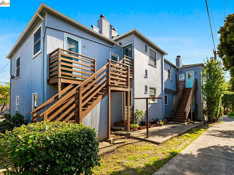 2201 Derby St #1 — Photo 10