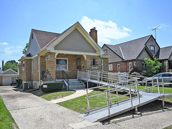 2nd image of 1837 Glendon Pl