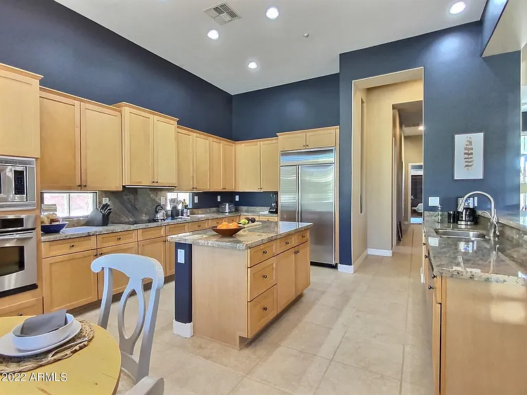 1946 W Eastman Ct — Photo 12