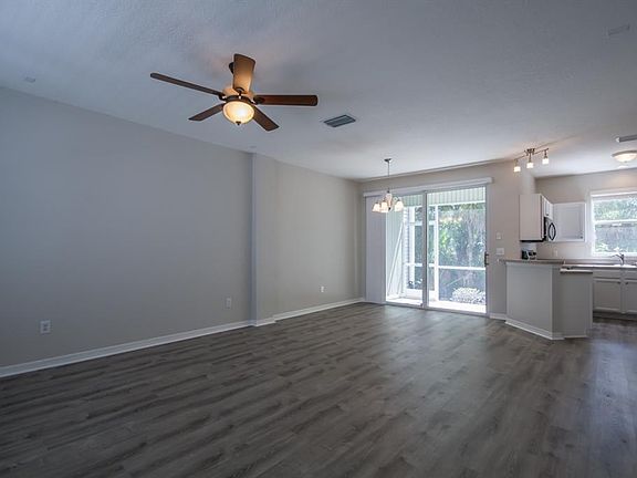 4th image of 12324 Country White Cir