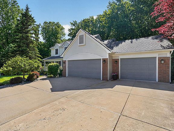 3rd image of 4022 Dun Rovin Ct