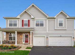 569 W Fairborn Ln, Round Lake, IL 60073