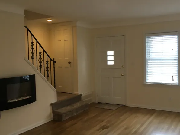 2768 Wooster Rd, Rocky River, OH 44116