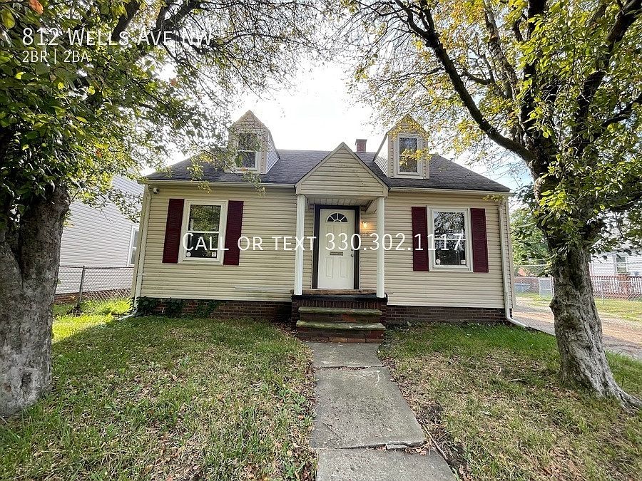 1st image of 812 Wells Ave NW