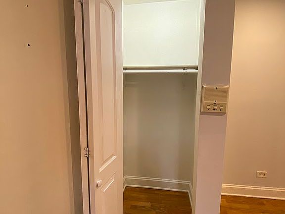 4th image of 6420 N Hamilton Ave APT 1C
