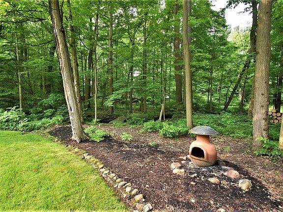 4th image of 15 Chelsea Ct