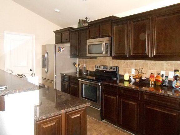 4th image of 310 Lamar Ct