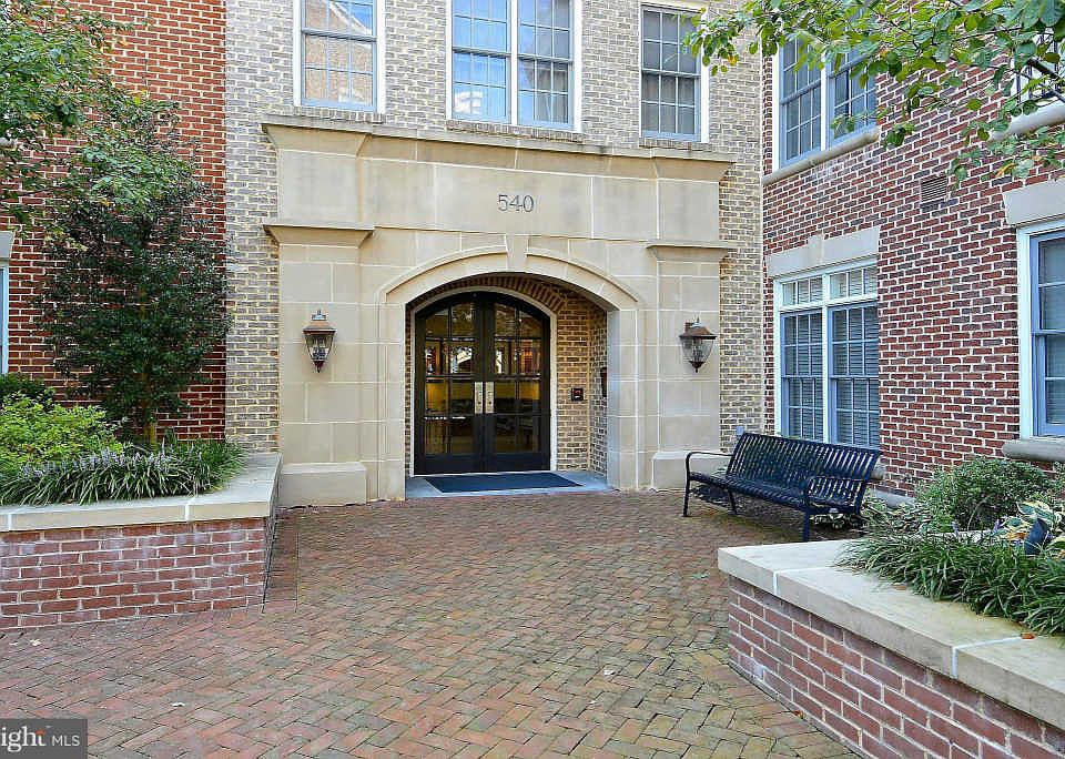 1st image of 540 2nd St APT 103