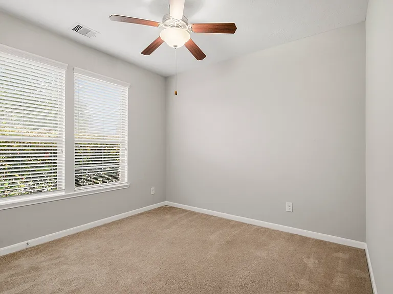 16430 Sheffield Run Dr — Photo 4