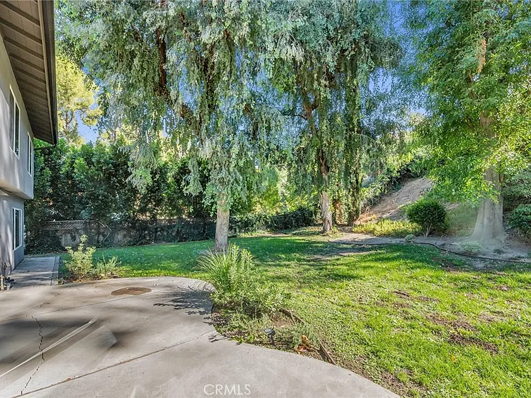 4642 Poe Ave — Photo 39