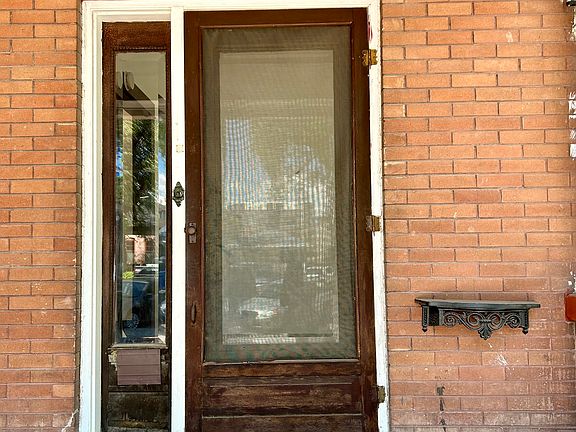 3rd image of 820 S Jefferson St