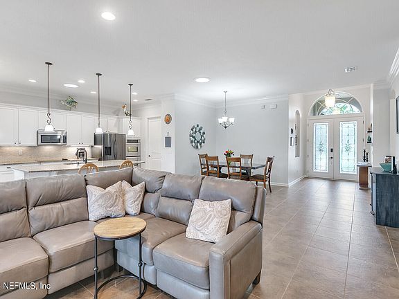 3rd image of 236 S BELLAGIO Drive