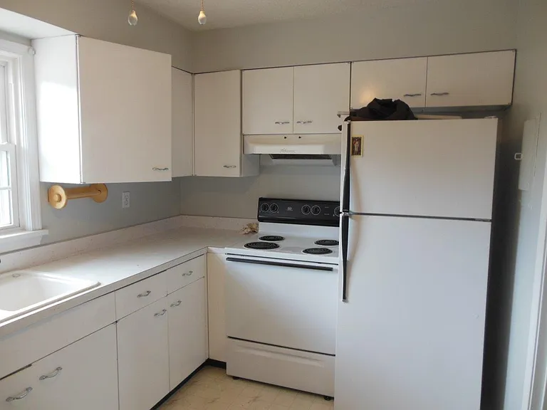1932 Gardiner Ln #4 — Photo 6