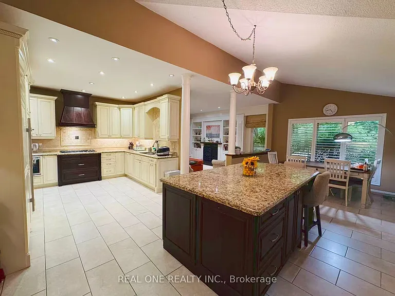 2361 Silverwood Dr — Photo 14