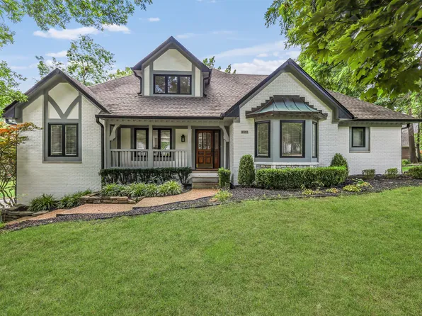 6357 Deerwood Ct, Greenwood, IN 46143