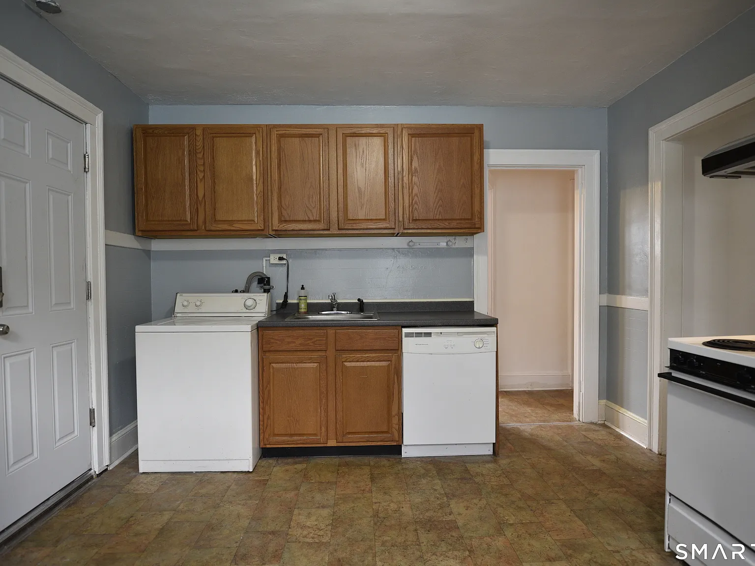 2 bed, 1.0 bath, 1300 sqft, $1,750 — Photo 3