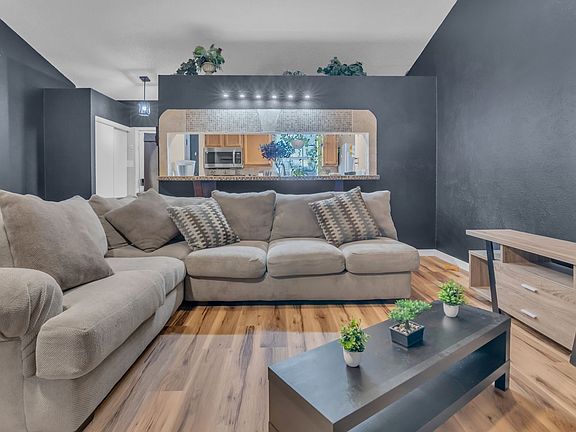 5th image of 7017 Buttonwood Dr